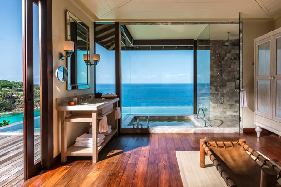 villa con vistas al océano en la cima de una colina en el complejo four-seasons-sechelles-1