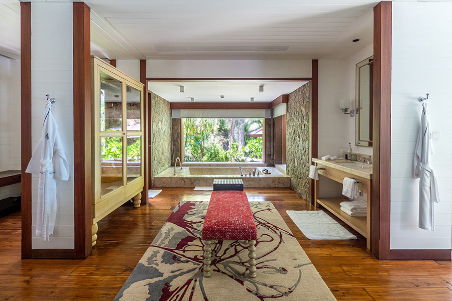 four-seasons-resort-sechelles-three-bedroom-royal-suite-bathroom