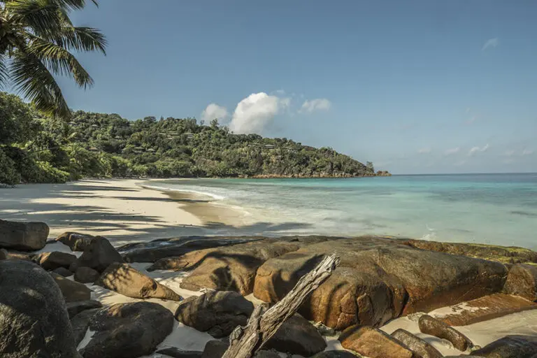 Four-Seasons-Resort-Seychelles-beach-