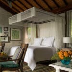 Interior de la suite del Four Seasons Resort Seychelles.