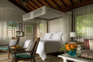 Interior de la suite del Four Seasons Resort Seychelles.