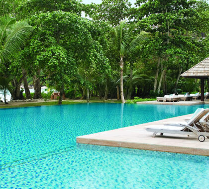 Four-Seasons-Resort-Seychelles-swimming-pool