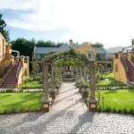 Schlendern Sie durch die perfekt gepflegten Gärten.