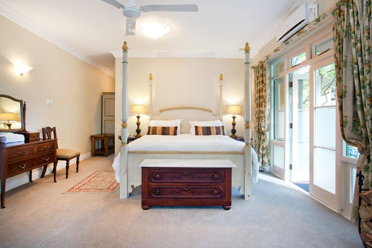 Regrese a su lujoso refugio y relájese con estilo.