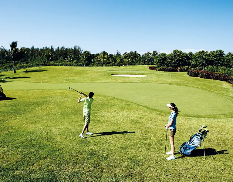 A short drive away is the luxurious 18-hole Avalon Golf Estate, with incredible views from every hole. 