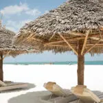 La playa es ideal para bañarse a cualquier hora del día.