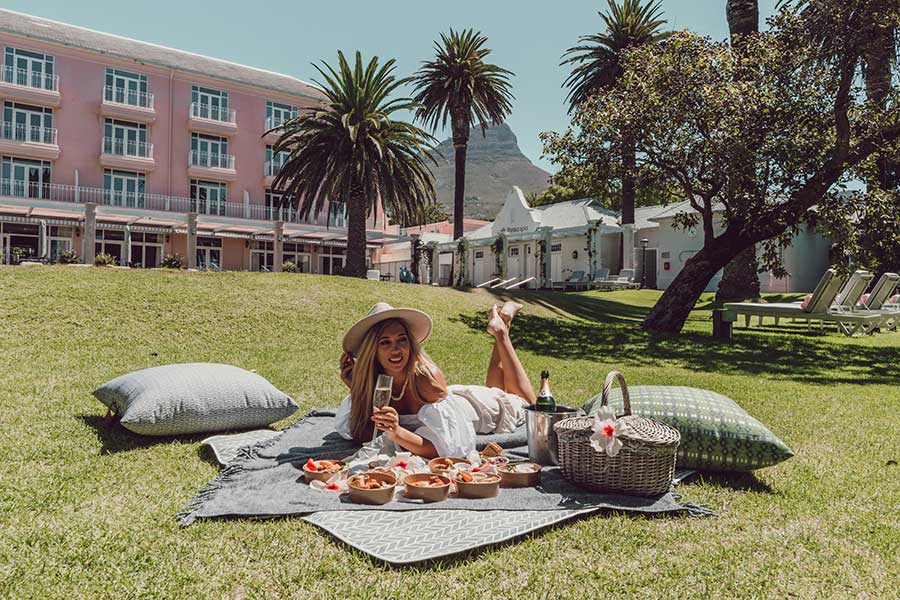 gourmet-picnic-on-the-lawns-at-mount-nelson-a-belmond-hotel-cape-town-2