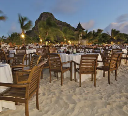 Cena excepcional en primera línea de playa. 