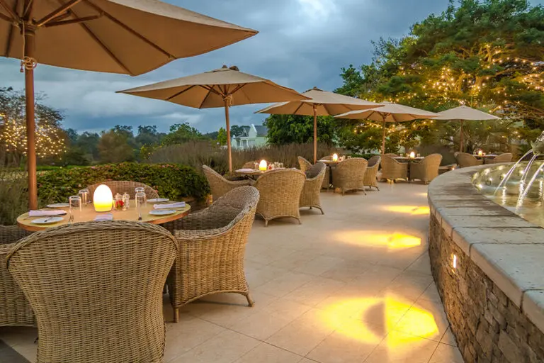 hemingways_nairobi_dining