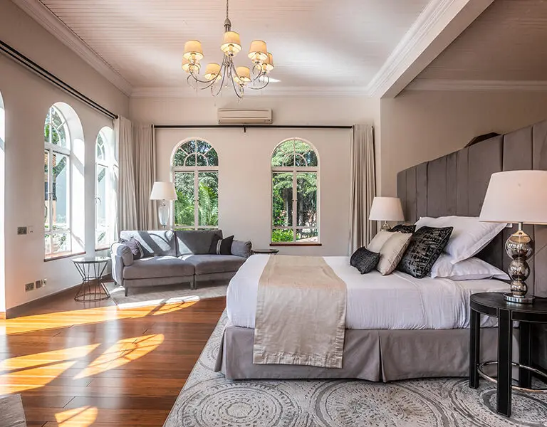 house-of-waine-malaika_suite_bed_area