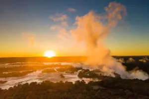Cataratas Victoria al atardecer.
