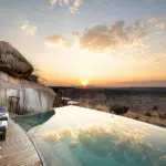 Jabali Ridge ofrece una piscina infinita.