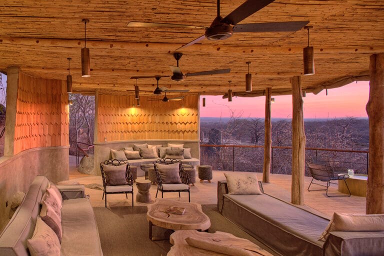 Free flowing, open-air lounge.