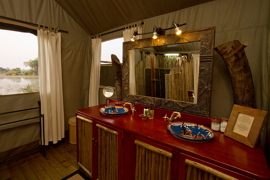 Each luxury tent has an en suite bathroom.