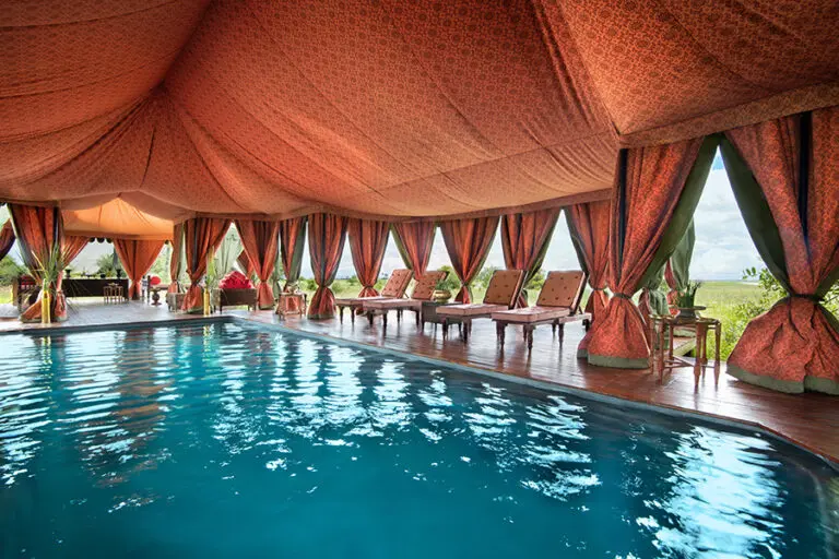 Pabellón de la piscina.