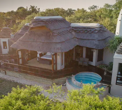 Lujosas villas con piscina privada.