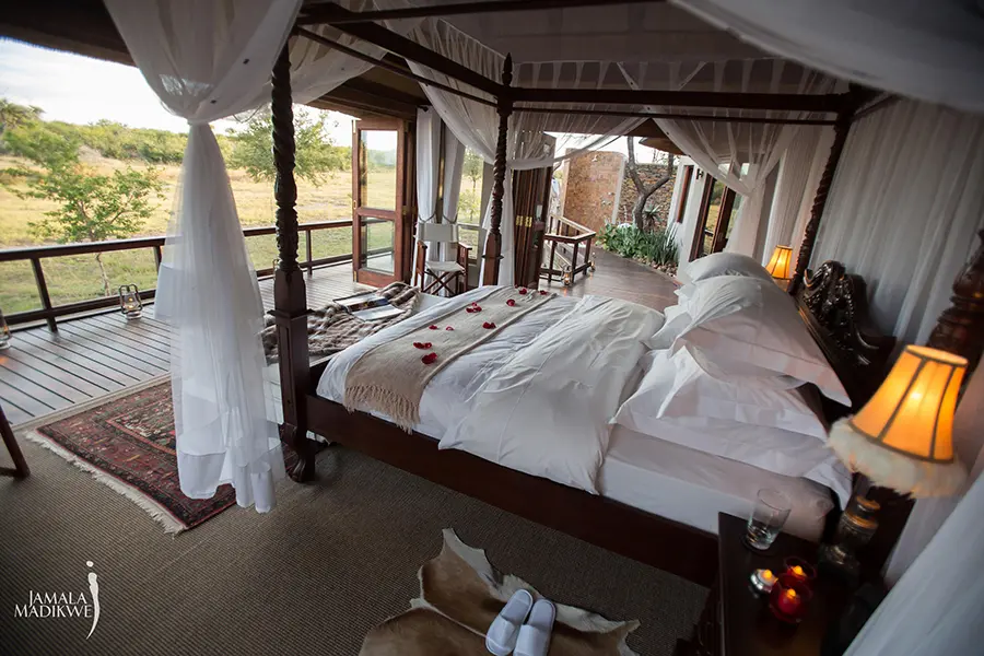 jamala-madikwe_villa_bed_1