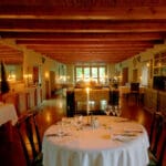 El restaurante Jan Harmsgat sirve una mezcla de buena cocina y platos tradicionales.