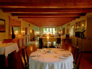 El restaurante Jan Harmsgat sirve una mezcla de buena cocina y platos tradicionales.