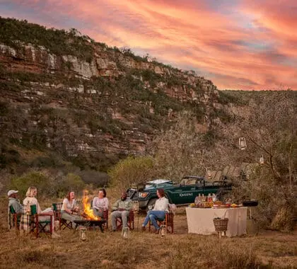 Las paradas al atardecer son uno de los momentos culminantes del safari.