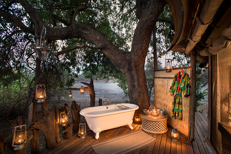 Luxurious outdoor bath.