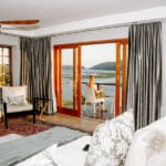 Las suites disponen de una lujosa habitación doble con un espacioso cuarto de baño en suite y unas vistas insuperables de Knysna Heads y la laguna.