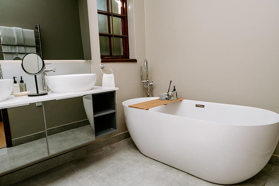 kanonkop-guesthouse-jardín-ruta-baño