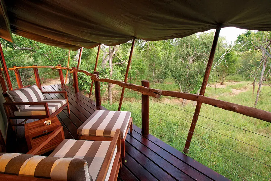 kapama-buffalo-camp-tent-patio