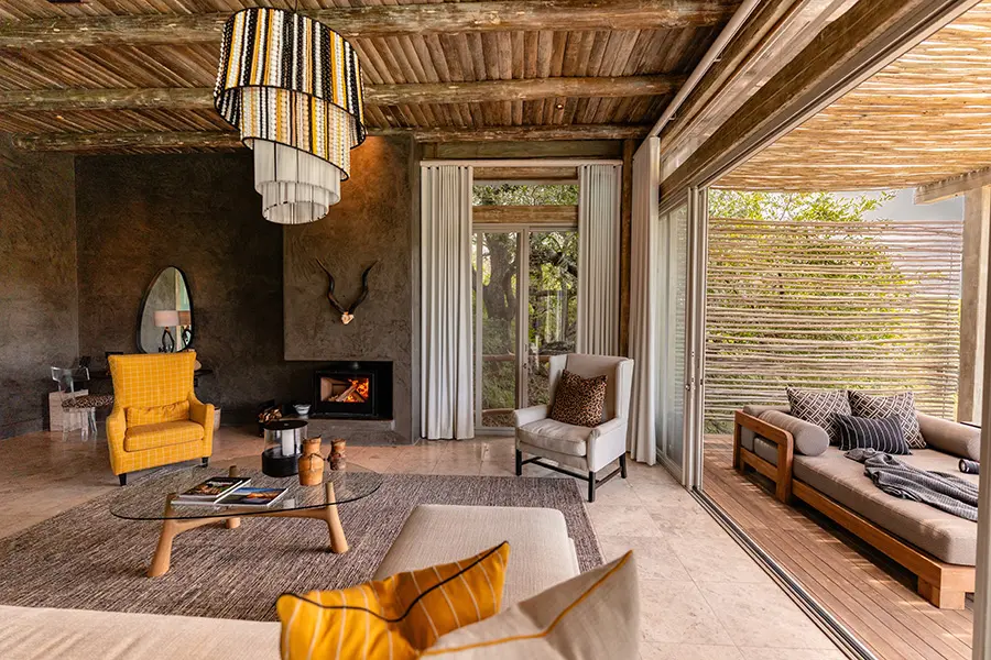 kapama-karula-superior-villa-interior-fireplace-lounge