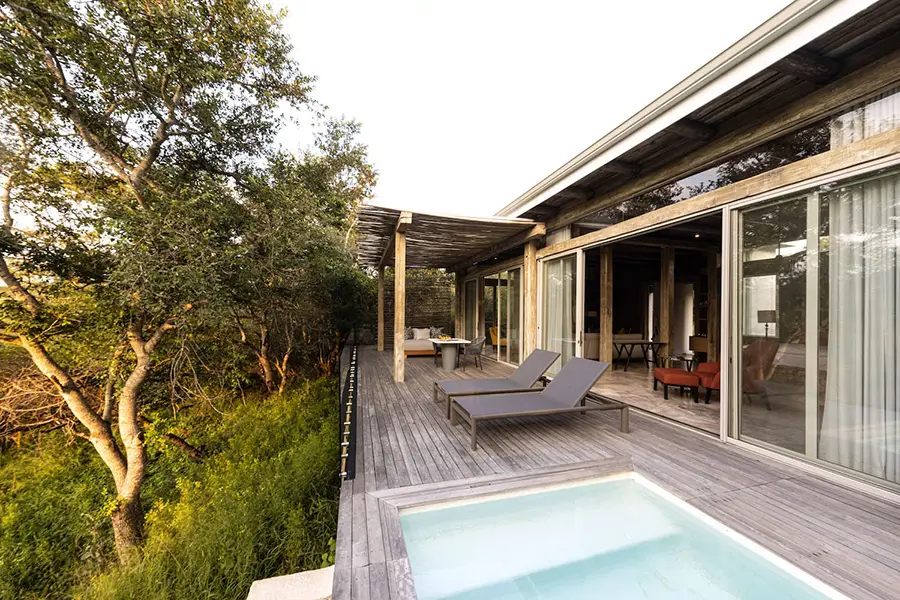 kapama-karula-superior-villa-pool-and-deck