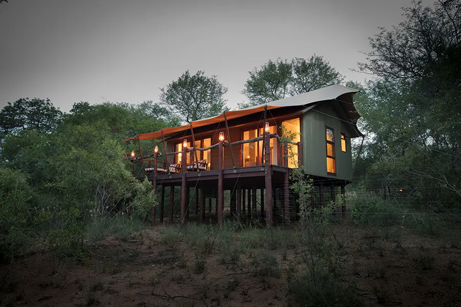 El Kapama Buffalo Camp está situado al borde del famoso Parque Nacional Kruger de Sudáfrica.