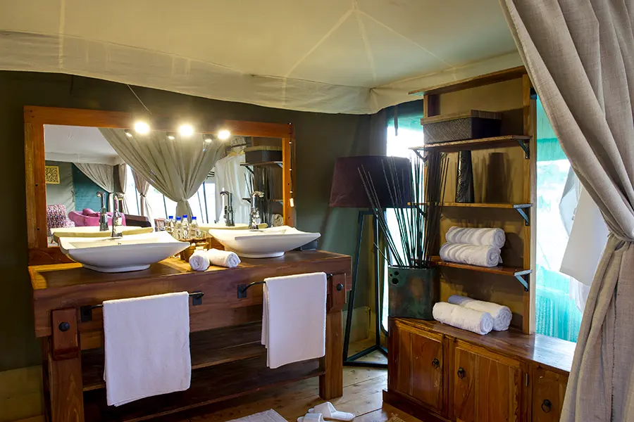 En suite bathrooms are fitted with hardwood double vanities.