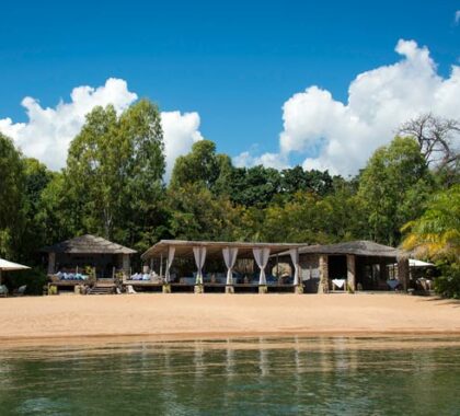 The lodge is set right on the beach, with easy access for snorkelling, kayaking and swimming.
