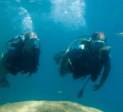 The lodge is fully PADI certified and has two in-house qualified dive instructors.
