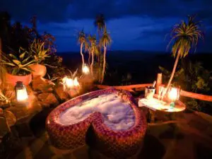 Für unsere Kenia-Hochzeitsreise-Kollektion haben wir Lodges ausgewählt, die das Nonplusultra an Romantik und Lage bieten.