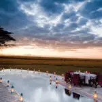 Die bei Paaren, Familien und Gruppen beliebten privaten Abendessen sind ein Teil des Luxus-Safari-Erlebnisses in Kenia.