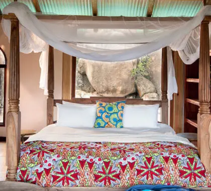 KhayalitsheCasa-UpperLevelDormitorio-Sala de lujo