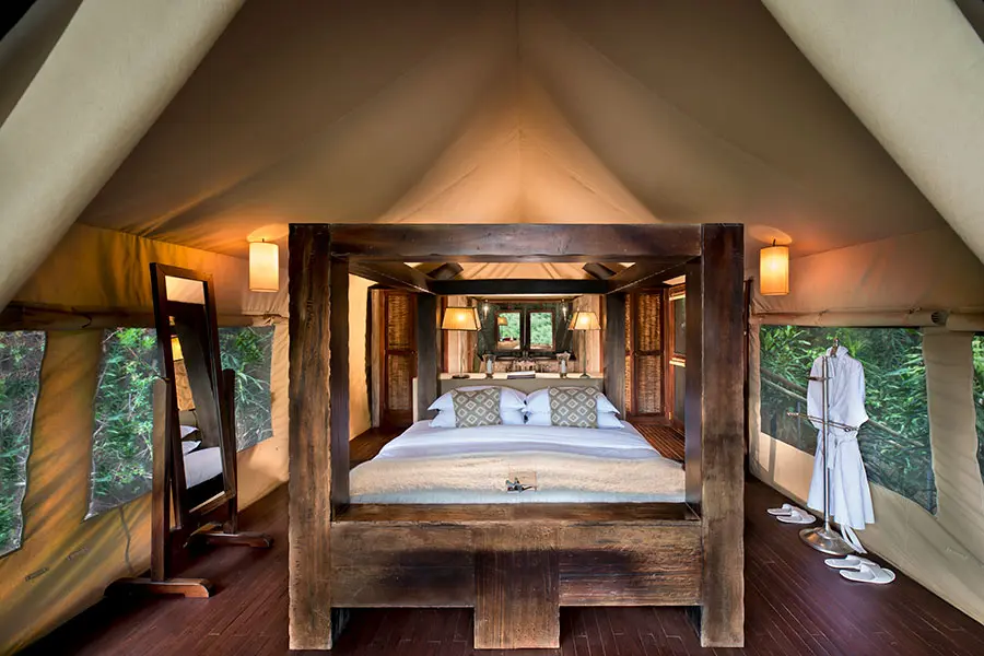 Estancia en lujosas habitaciones bajo lona | Kichwa Tembo Tented Camp