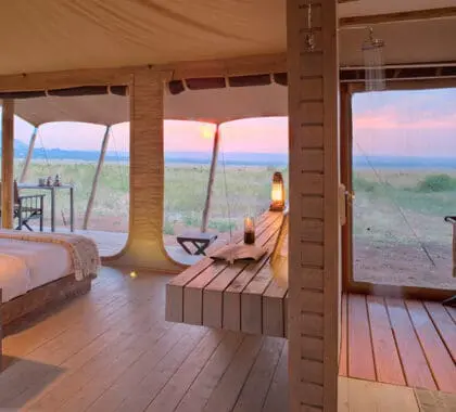 KichwaTemboTentedCamp-UpLevelDormitorio-ArialVer