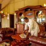 Bar y salón