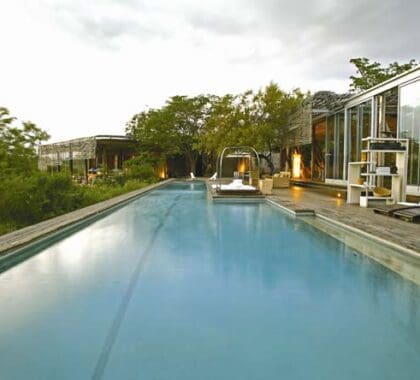 Las increíbles suites de Singita Lebombo están situadas en una concesión privada de Kruger para que disfrute de total exclusividad.