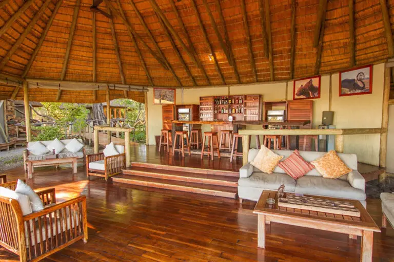 KwandoLagoonCamp-Interior-Lounge