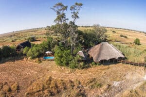 KwandoLebalaCampamento-Exterior-Tarde