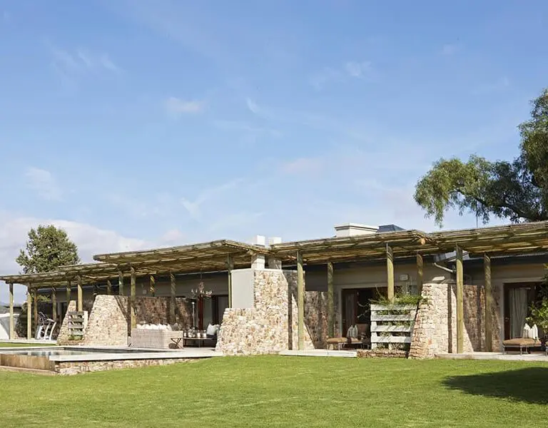 Kwandwe Fort House has two main bedrooms and two twin bedrooms thus accommodating eight people.