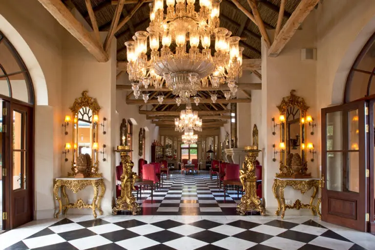 La entrada principal de la residencia La.