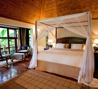 Legendary-Lodge-cottage-bedroom-interior
