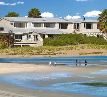 El Leisure Isle Lodge tiene vistas a la laguna de Knysna y a las "Cabezas".
