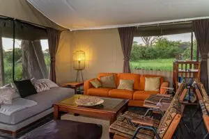 lemal-mara-lounge