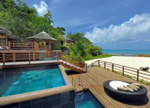 Piscine et terrasse de la Lemuria Presidential Villa