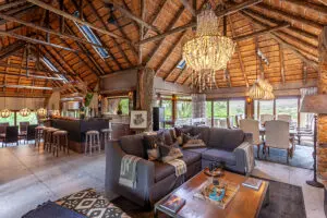 Salón Leopard Hills.